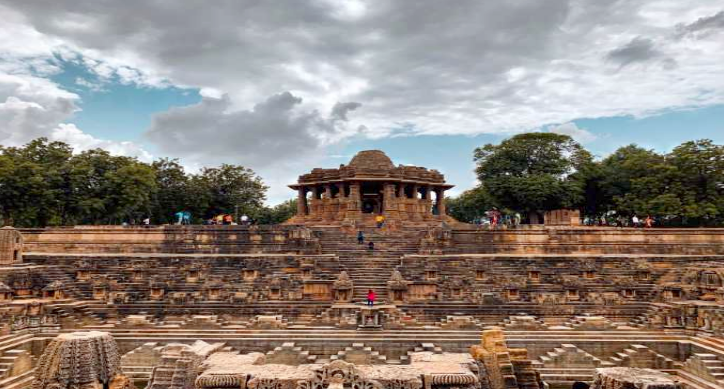 Sun-Temple_Modhera_1