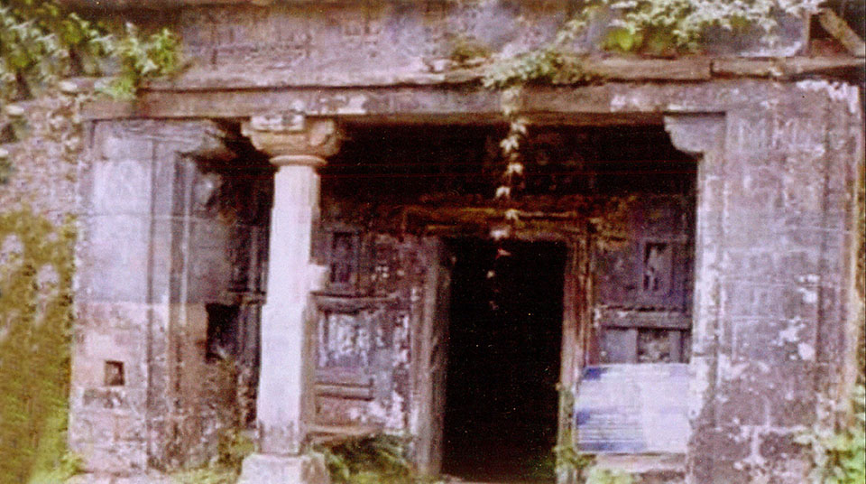 Ek Haathiya Devalaya 02