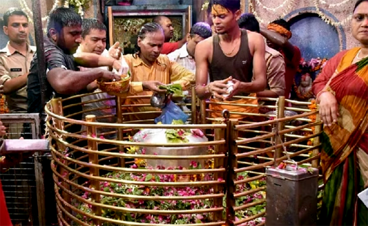 Mankameshwar Shiv Mandir Lucknow