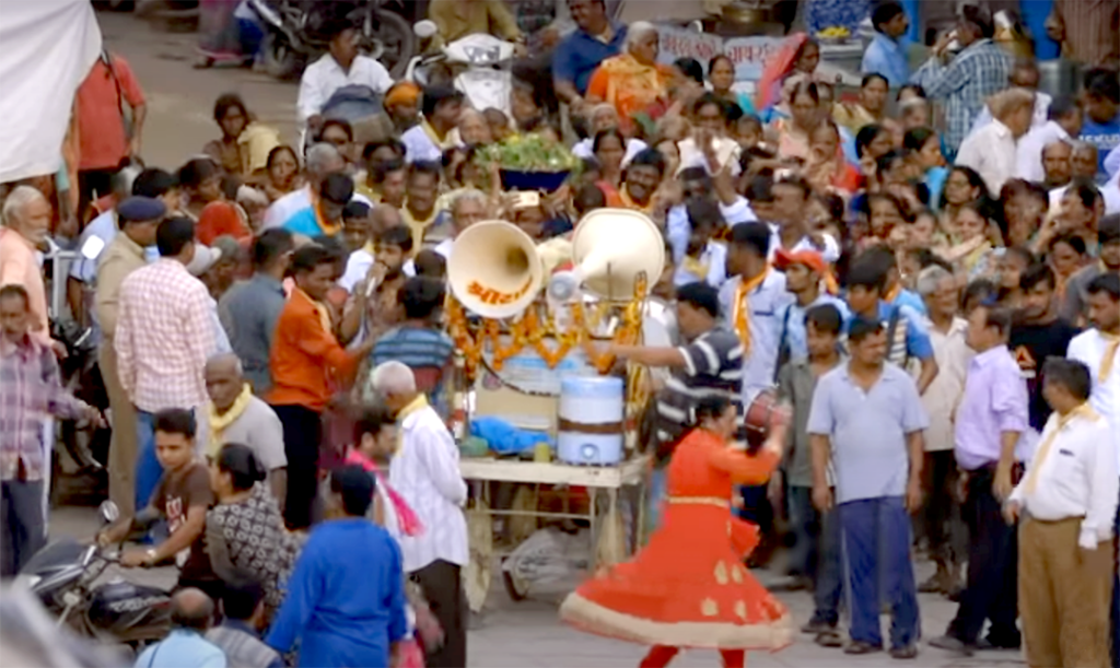 Dwarkadhish Temple and its Flag