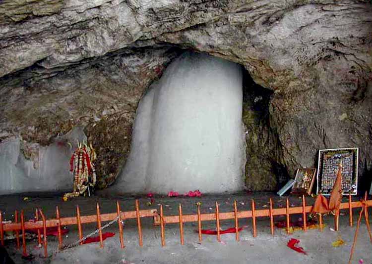 Amarnath-shivling-in-Kashmi