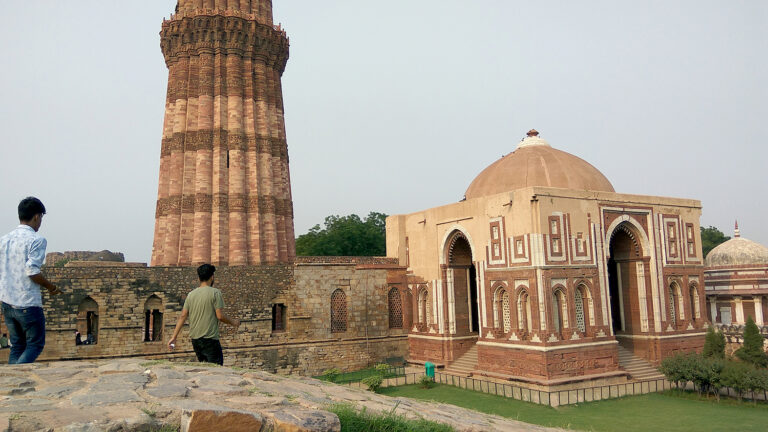 Real History of Qutub Minar and Vishnu Stambha