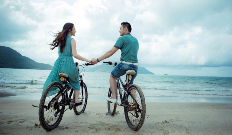 Lover filed a case of 24 crores on his own girlfriend