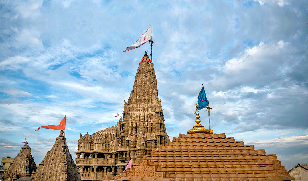 Dwarkadhish Temple and its Flag