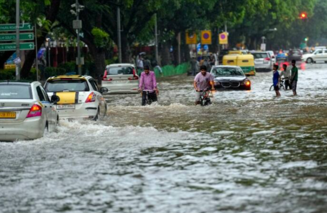 Delhi-NCR Rain Alert: आंधी-बारिश येलो अलर्ट, बदला मौसम का मिज़ाज