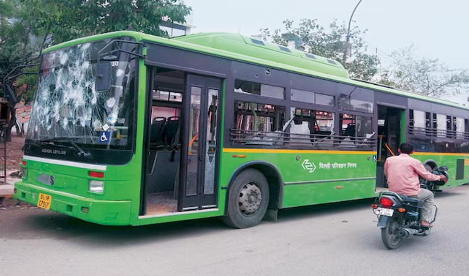 pickpocketing in DTC buses in delhi