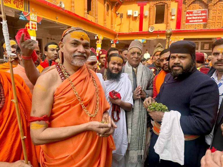Avimukteshwarananda Saraswati Ji at Badrinath Dham in Chamoli