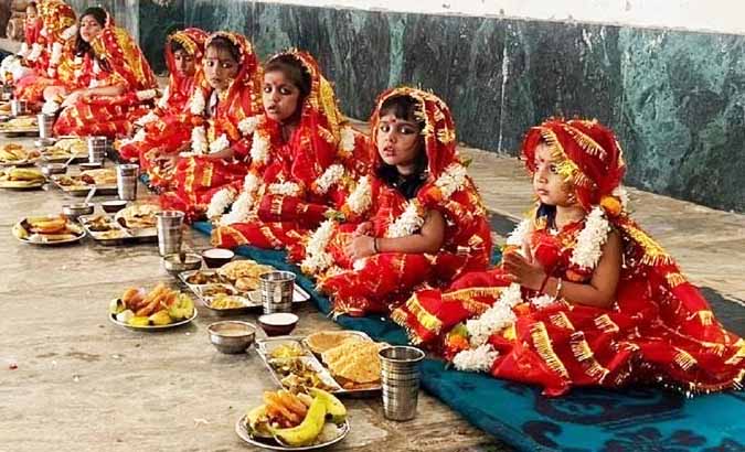 What does Manu Smriti say about the names of girls